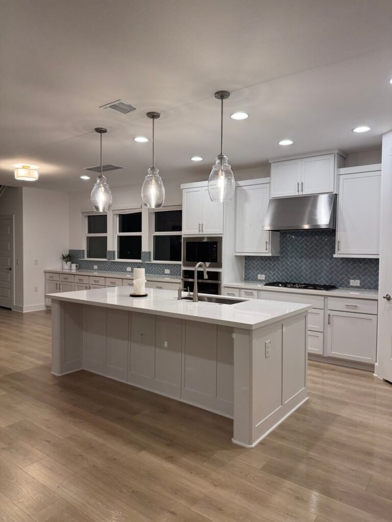 White kitchen with island after a Gritz cleaning